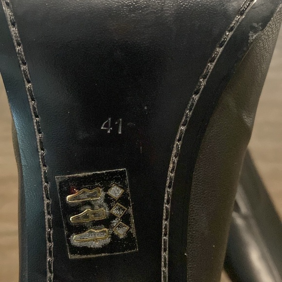 NOVACAS Talia Stretch Vegan Leather Bootie In Black | Size 41/10 - Picture 9 of 15